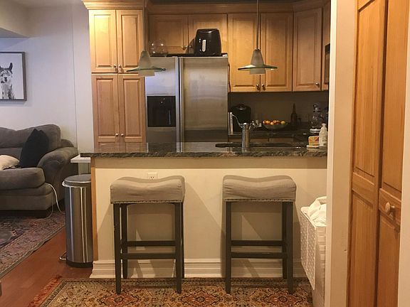 Eat-in kitchen counter top