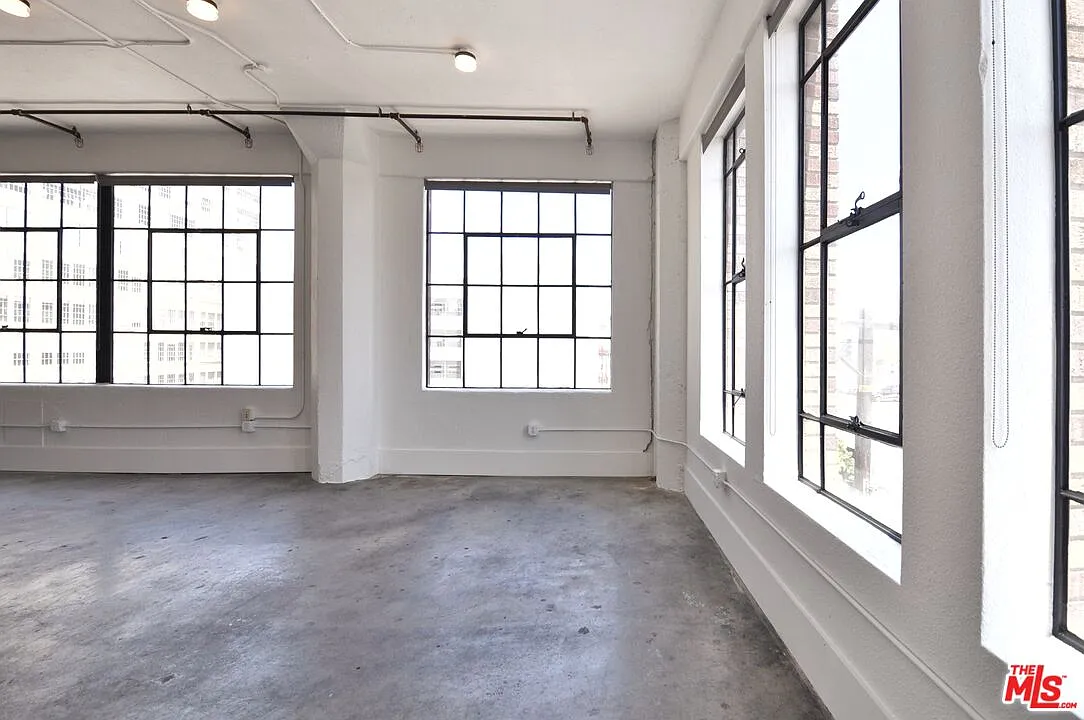 Studio, 1.0 bath, 900 sqft, $2,900 — Photo 4