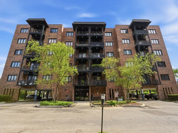 9331 Landings Ln Unit 204, Des Plaines, IL 60016