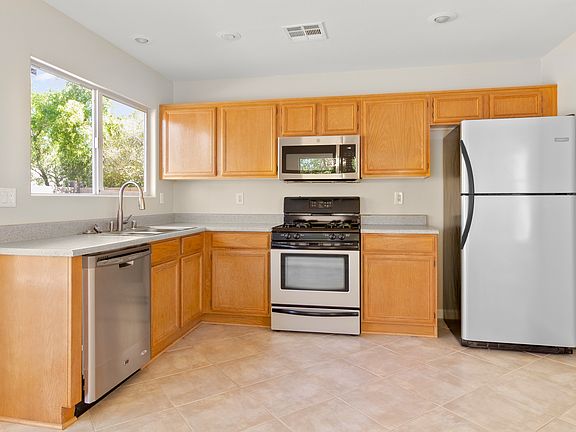 5th image of 3576 Laguna Veneta Ave