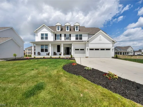 32642 Royal Troon Dr, Avon Lake, OH 44012
