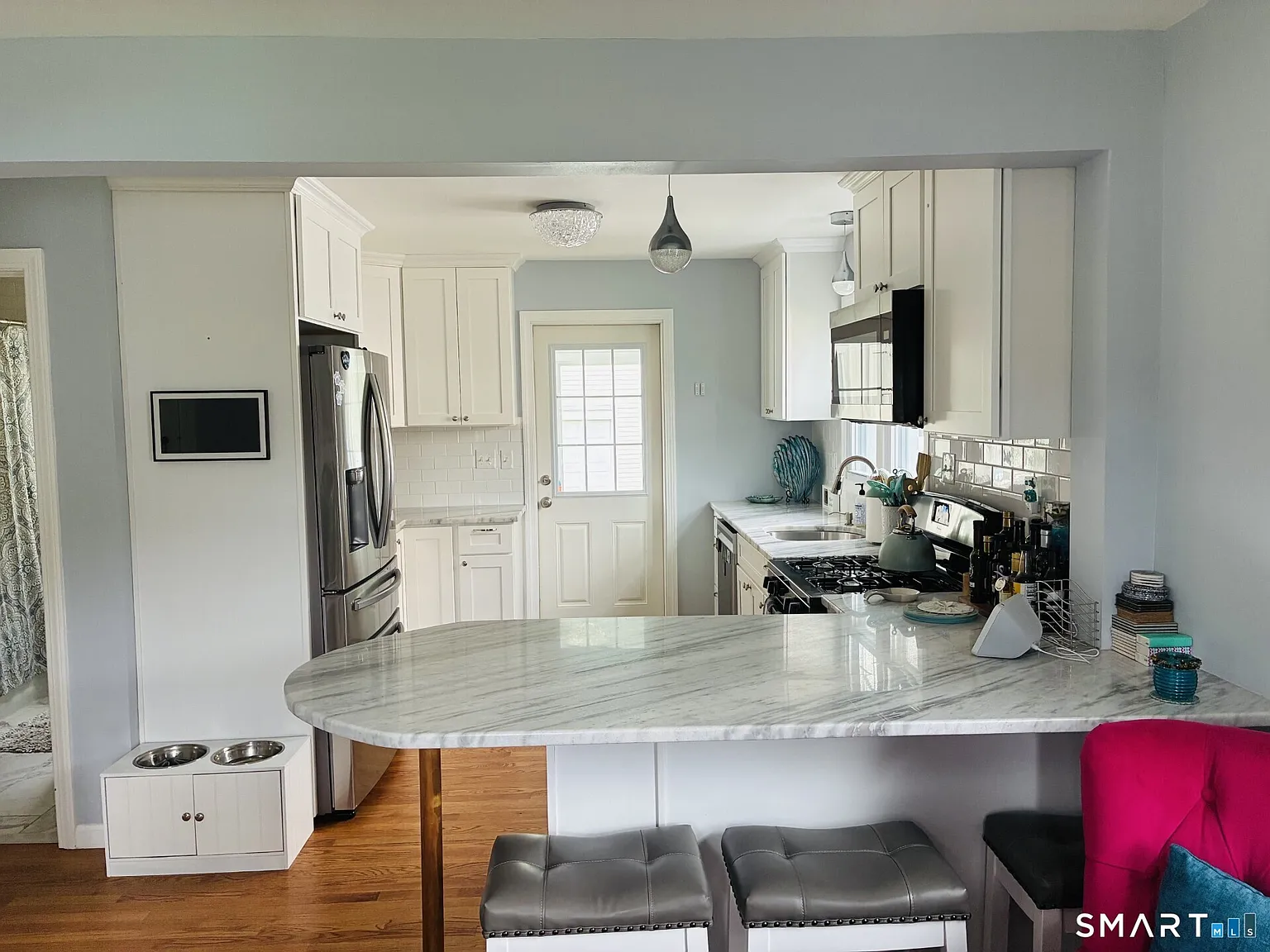 3 bed, 2.0 bath, 1188 sqft, $3,200 — Photo 3