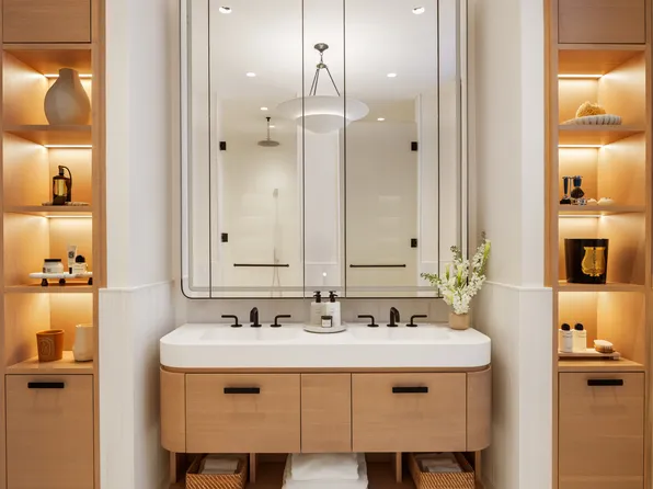 480 Kent Avenue image 6 of 31