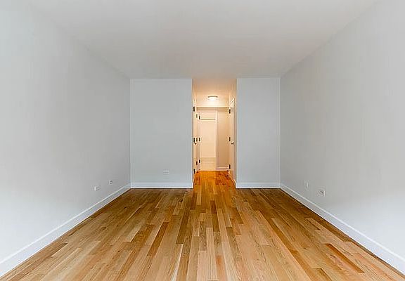 4th image of 249 E 57th St #4C