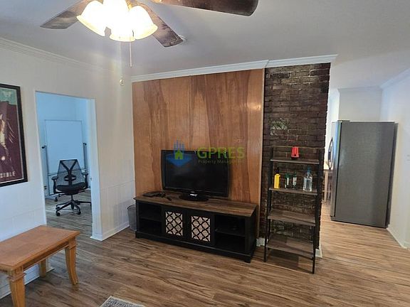 4th image of 724 7th St