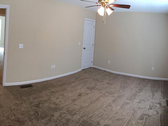 4th image of 1001 Autumn Leaf Dr APT 4