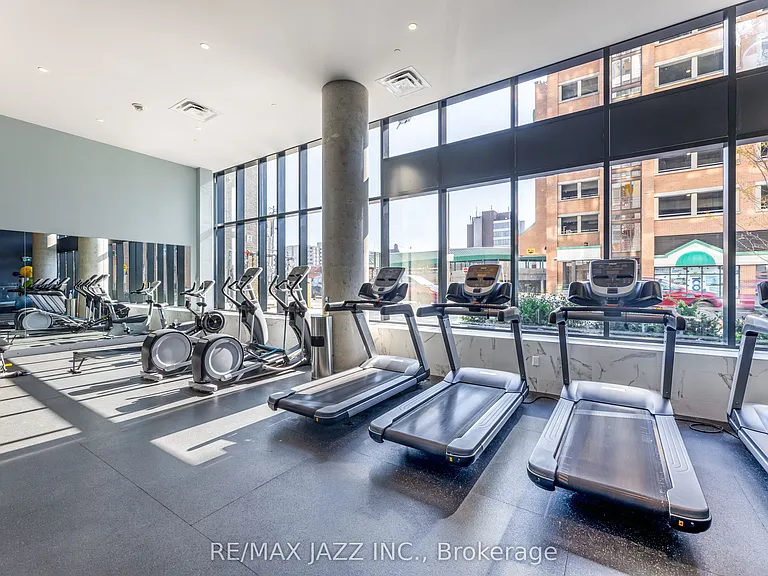80 Bond St E #1220 — Photo 8
