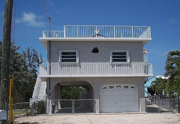 1st image of 104 Gardenia St