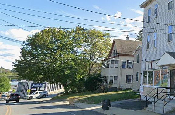 2nd image of 255 Main St #B