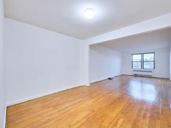 100 Ocean Parkway 4K image 3 of 14