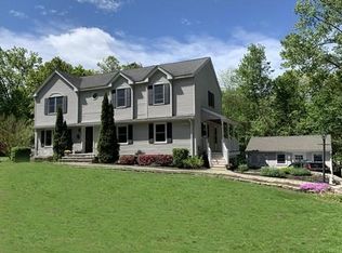 27 Donna Lee Ln, Ashland, MA 01721