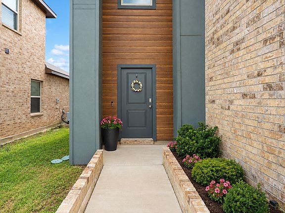 3rd image of 1294 Delmita Dr