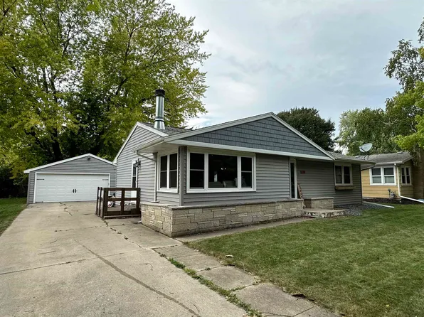 1703 Northpoint St, Oshkosh, WI 54901