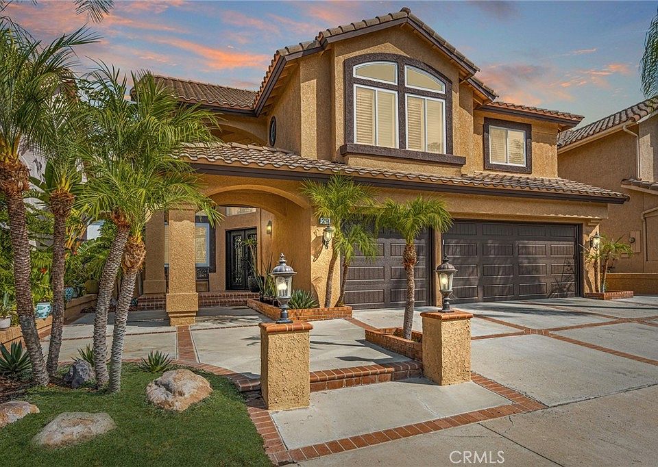 1st image of 29 Calabria Ln