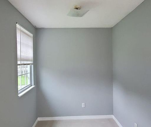 5th image of 2811 Anthony Dr APT B