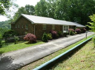 300 Labrador Ln, Tullahoma, TN 37388