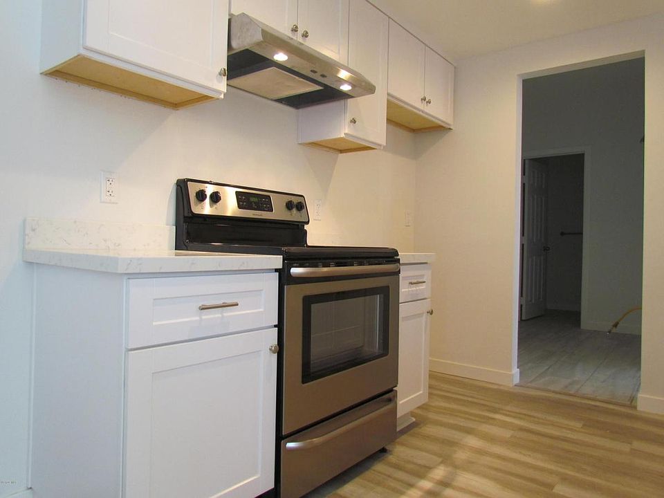 Kitchen & Laundry