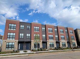 341 Summit Cir, Lombard, IL 60148