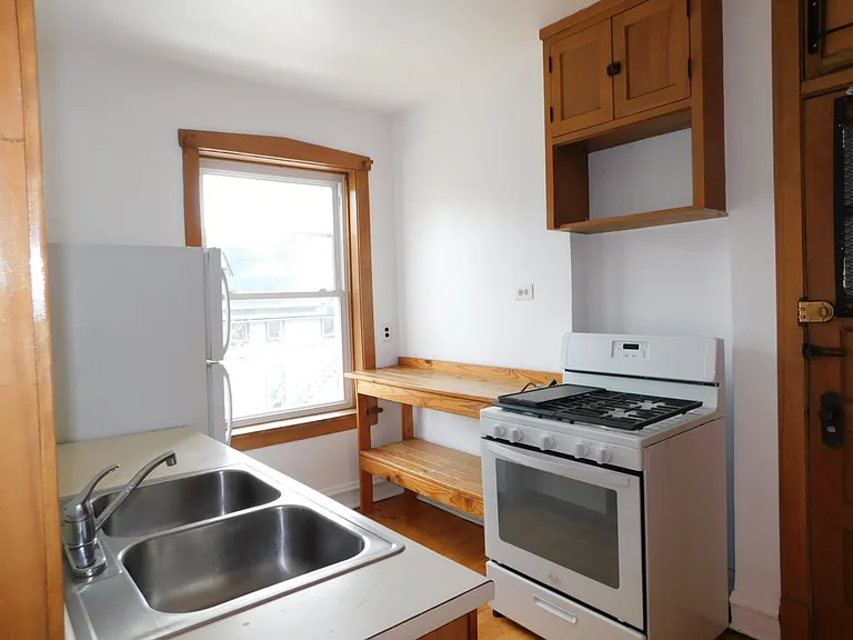 830 Washington St #32 — Photo 7