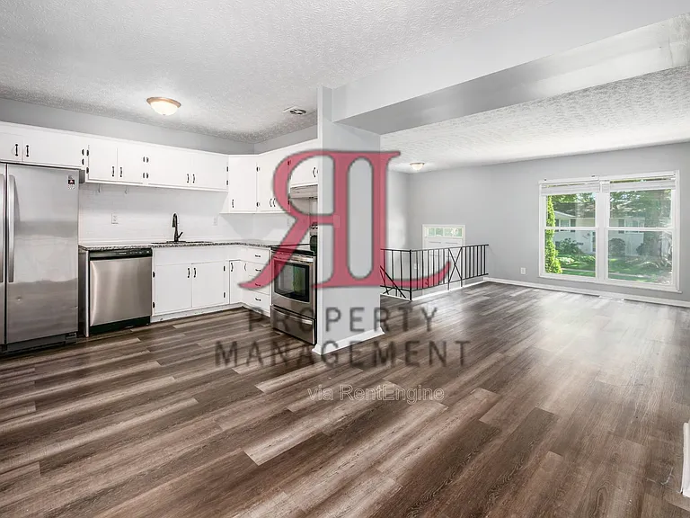 363 Regents Rd — Photo 12