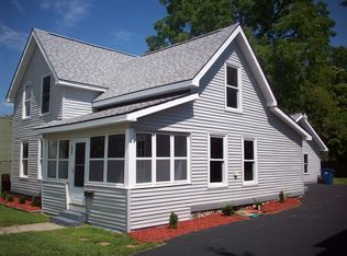 312 N Saginaw St, Holly, MI