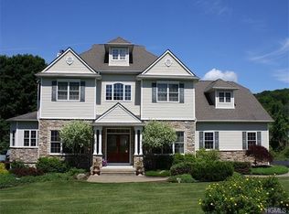 9 Saddle Rdg, Pawling, NY 12564