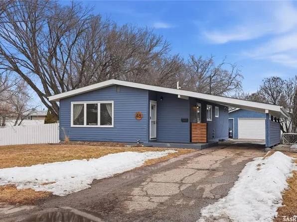 48 Bell CRESCENT, Saskatoon, SK S7J 2W3