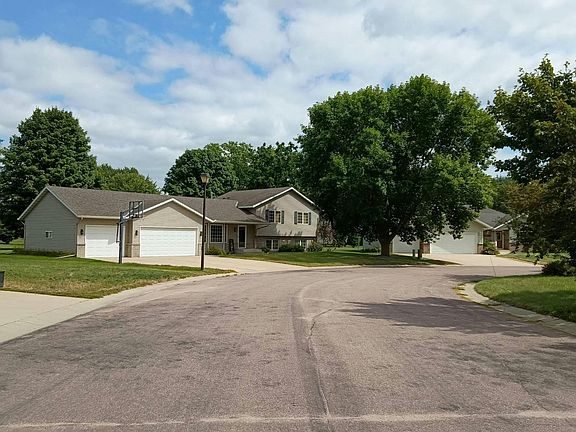 5th image of 139 Cedar Dr S