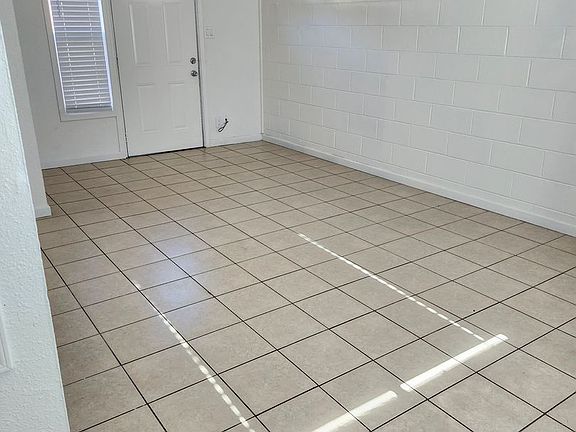 5th image of 822 West Ave #26