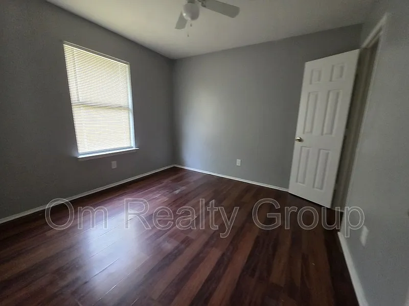 3 bed, 2.0 bath, $1,695 — Photo 4