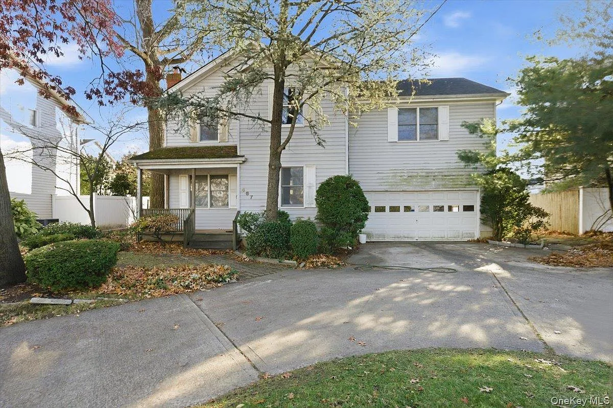 467 W Broadway photo 1