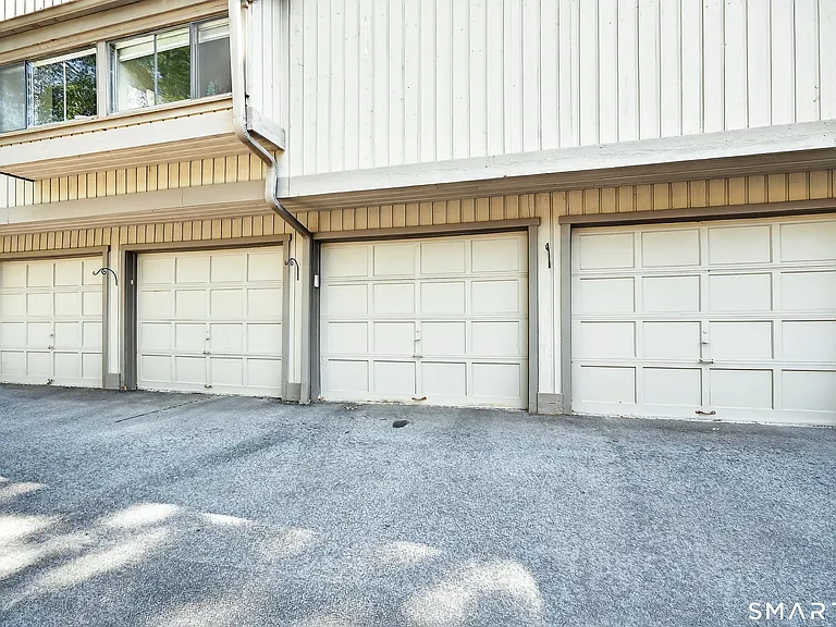 401 Heritage Vlg #B — Photo 31