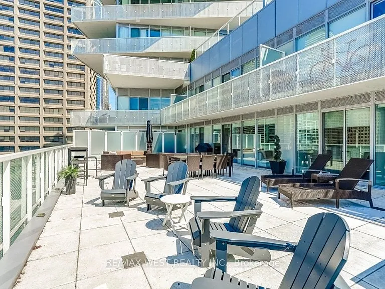 15 Queens Quay E #1006 — Photo 26