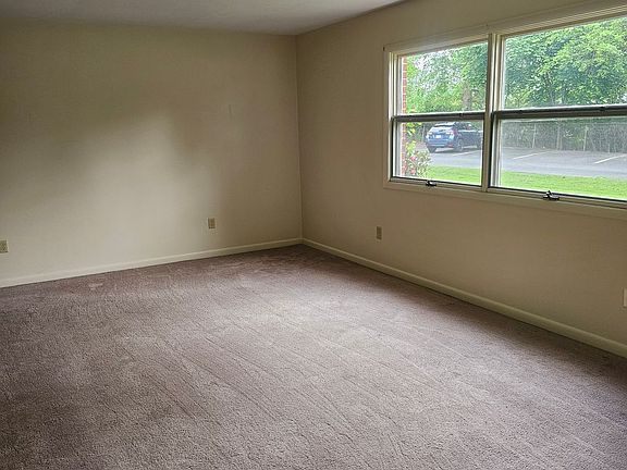 3rd image of 801-811 Sheridan St Space 807B