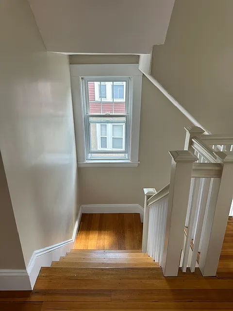 3 bed, 1.5 bath, 1700 sqft, $5,000 — Photo 3