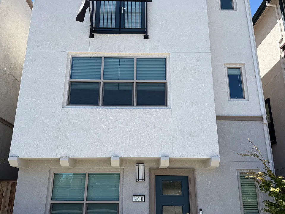 2810 Chattleton Ln
