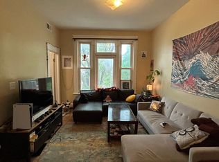 1037 W Newport Ave #2, Chicago, IL 60657
