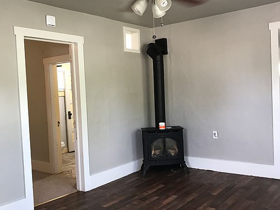 3rd image of 451 Hodgeman St