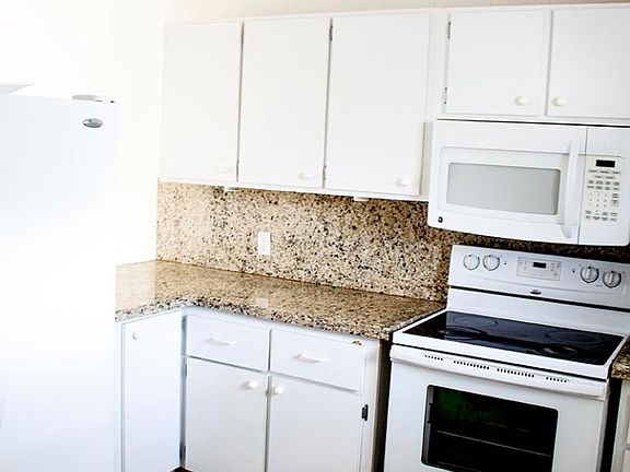 5th image of 1777 Michigan Ave #Penthouse