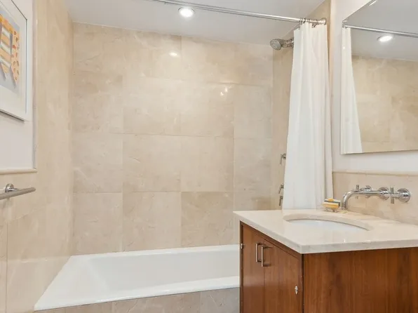 200 East 66th Street E306 image 6 of 7