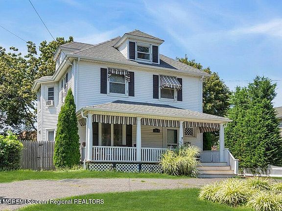 2nd image of 264 Norwood Avenue