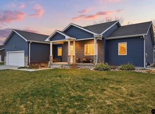 2806 21st Ave, Central City, NE 68826