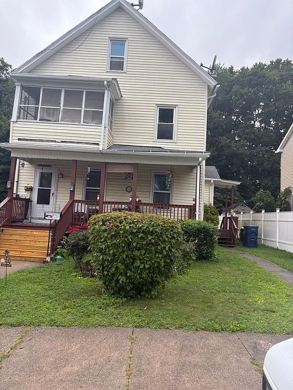 2 bed, 1.0 bath, 854 sqft, $1,600 — Photo 1