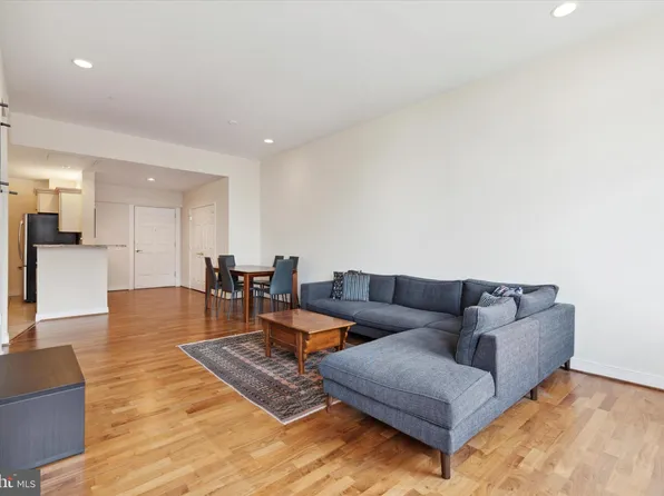 1600 Arch St APT 1403, Philadelphia, PA 19103