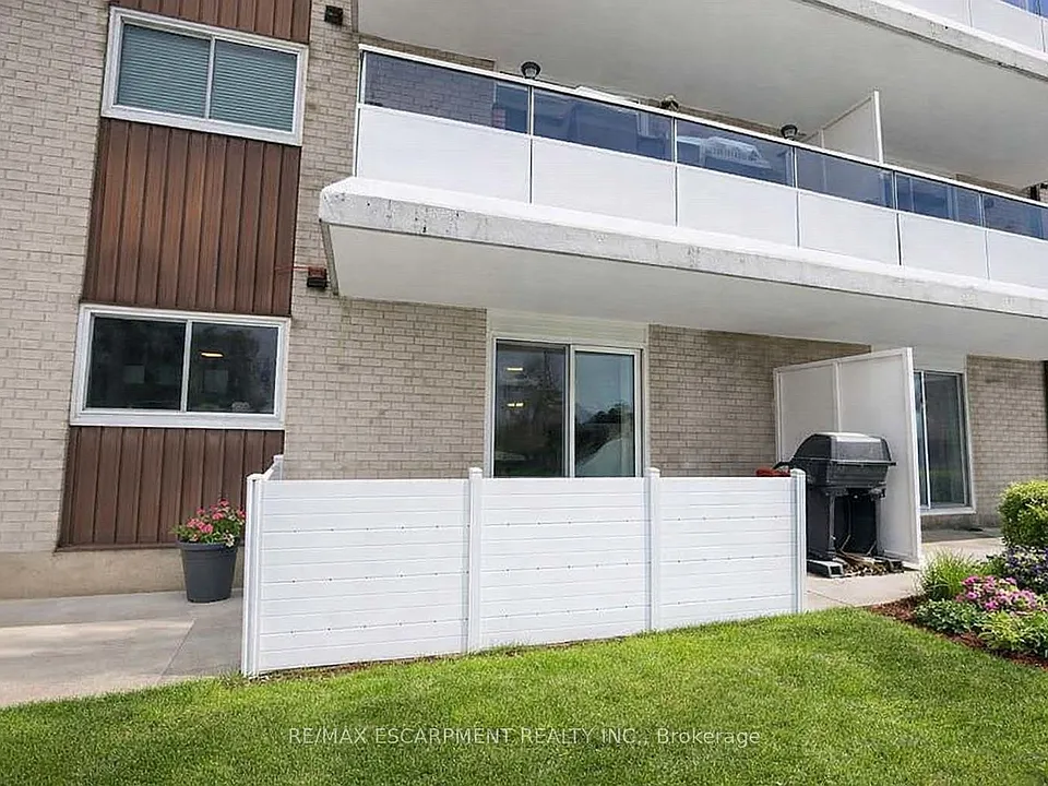 71 Vanier Dr #110
