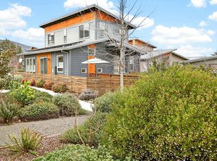 100 Dunn Cir, Ashland, OR 97520