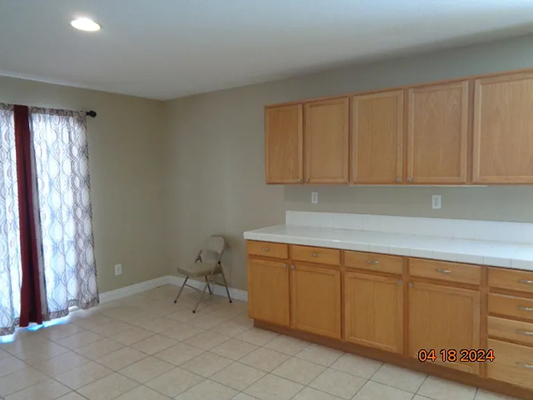 2064 W Avenue K #6 — Photo 8