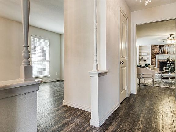 3rd image of 2623 Briarcove Dr