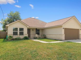 1208 Henderson Rd, Angleton, TX 77515