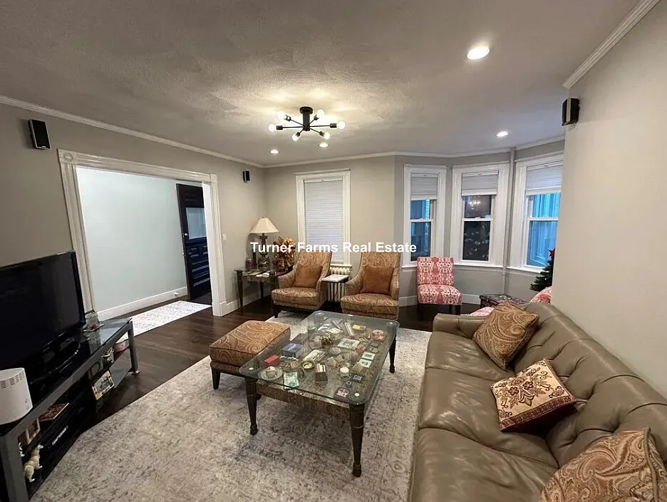 3 bed, 9999 sqft, $3,600 — Photo 4